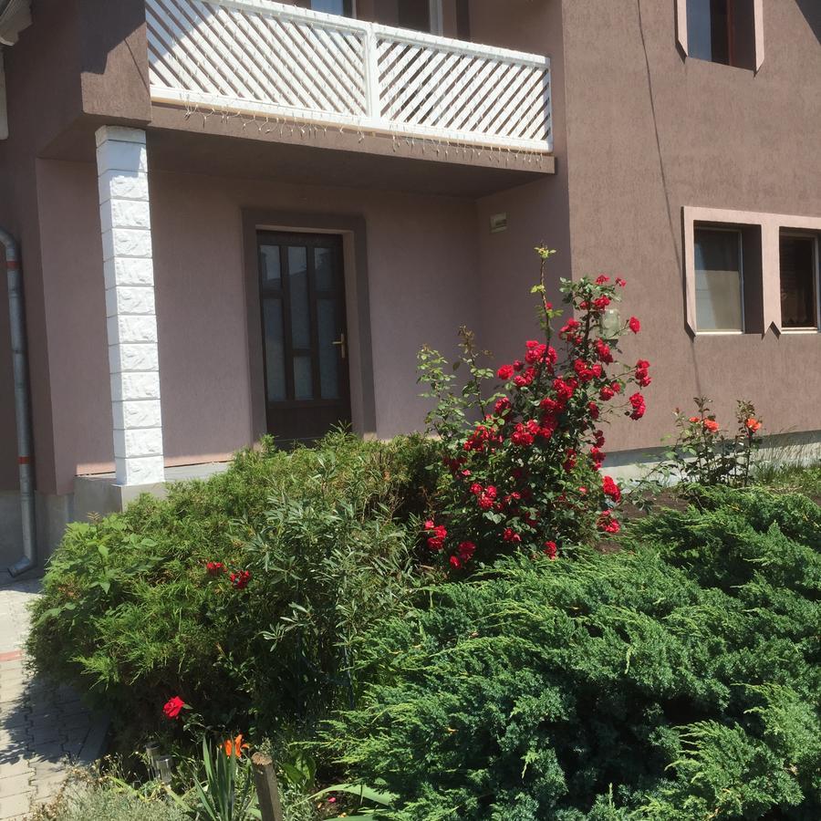 Becze Vanda Kulcsoshaz Lazarea Exterior photo